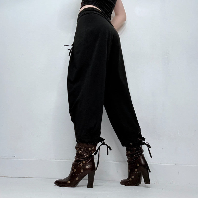 La mode Black low rise puff pleated trousers