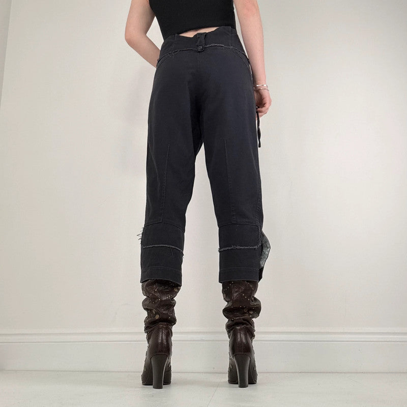 black structured capri bloomer trousers