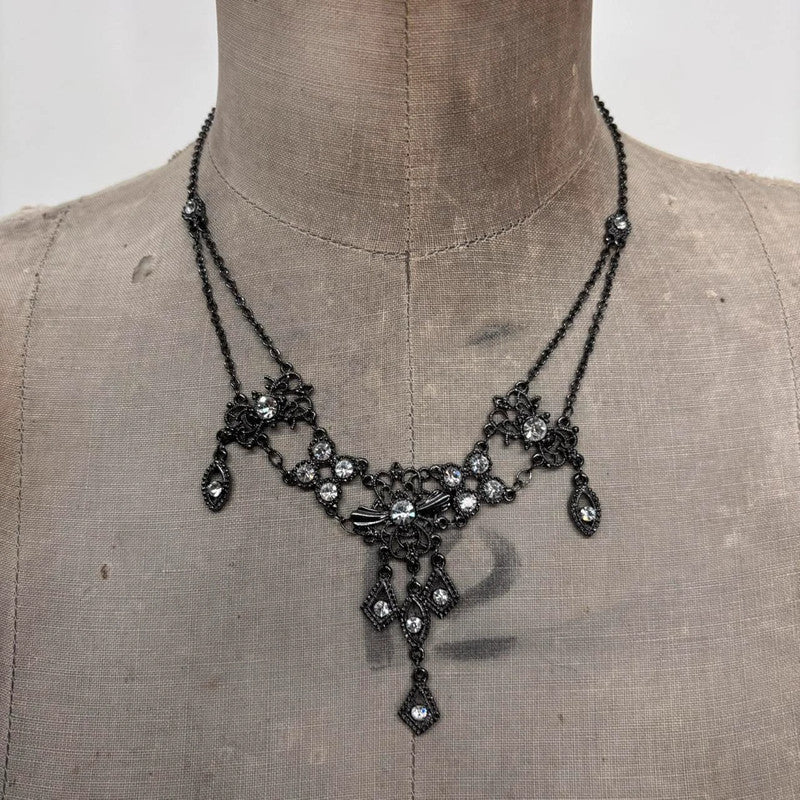 drape gothic grunge necklace