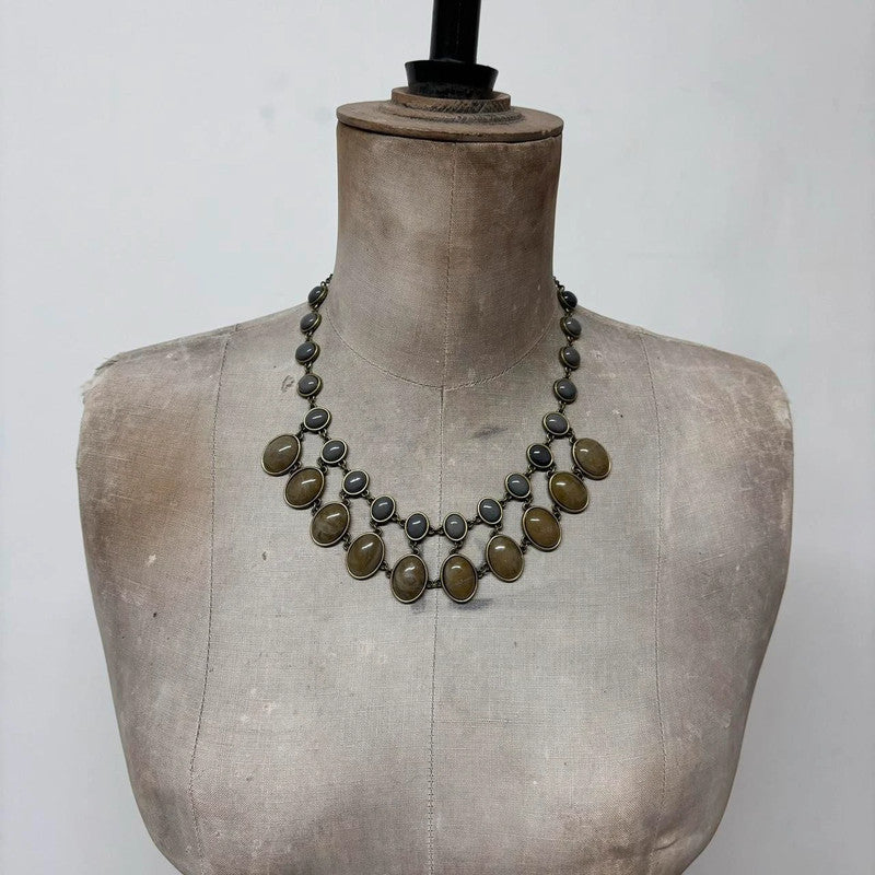 brown resin chain chandiler necklace