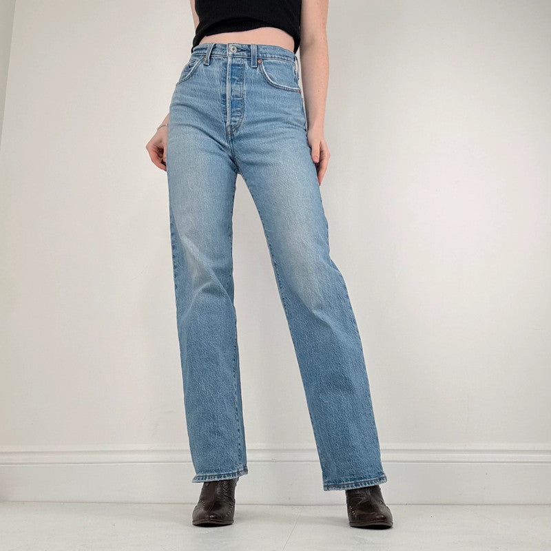 distressed wash stright leg levi's ribcage jeans