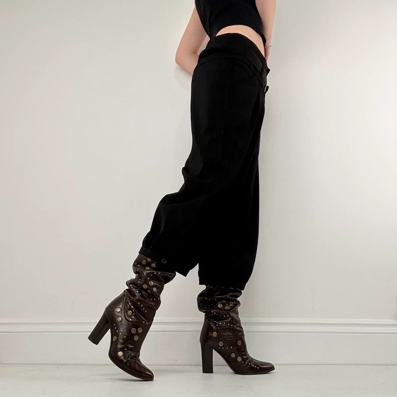 cropped black low rise capri pants