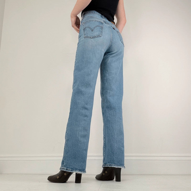 distressed wash stright leg levi's ribcage jeans