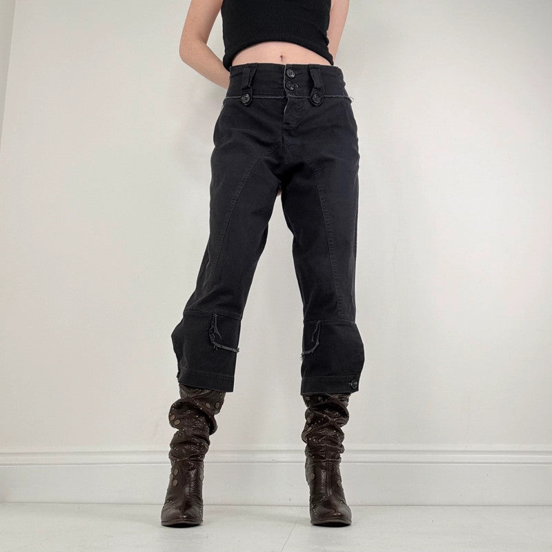 black structured capri bloomer trousers