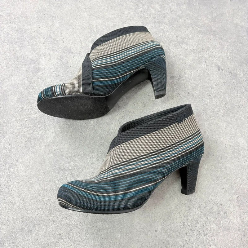 Striped heeled pumps