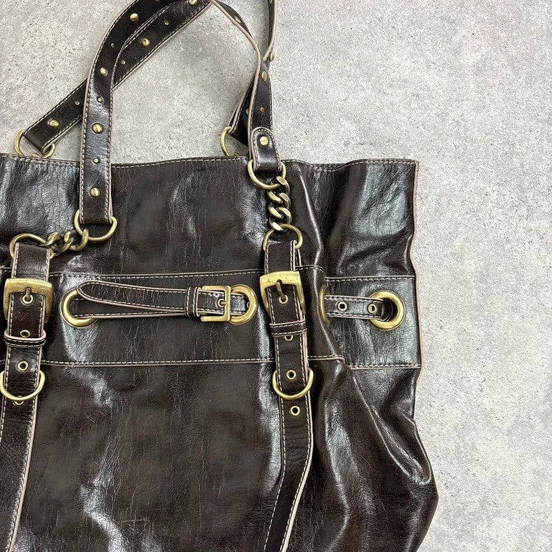 Chunky brown buckle chain shoulder bag