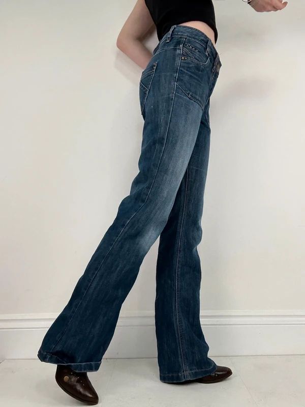 Low rise distressed buckle back Jeans
