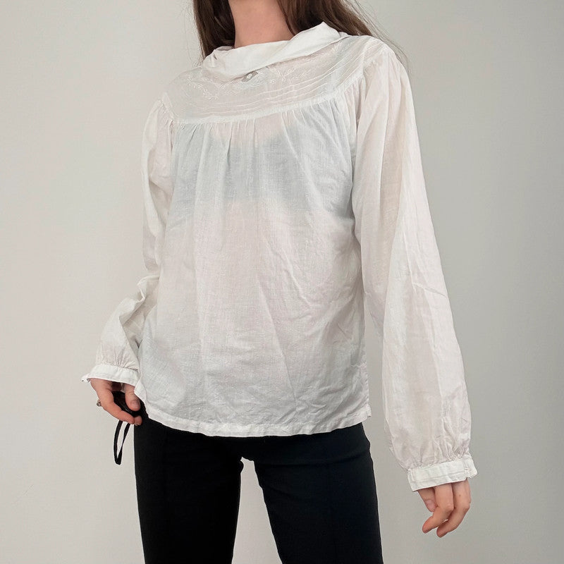 white cotton lace puff shirt