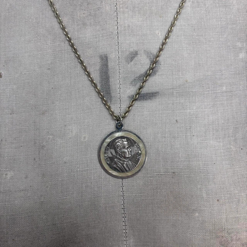 chunky gold chain coin necklace