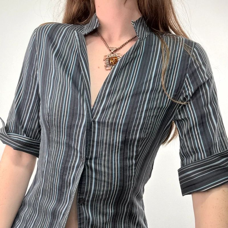 navy pinstripe fitted 3/4 length sleeve shirt