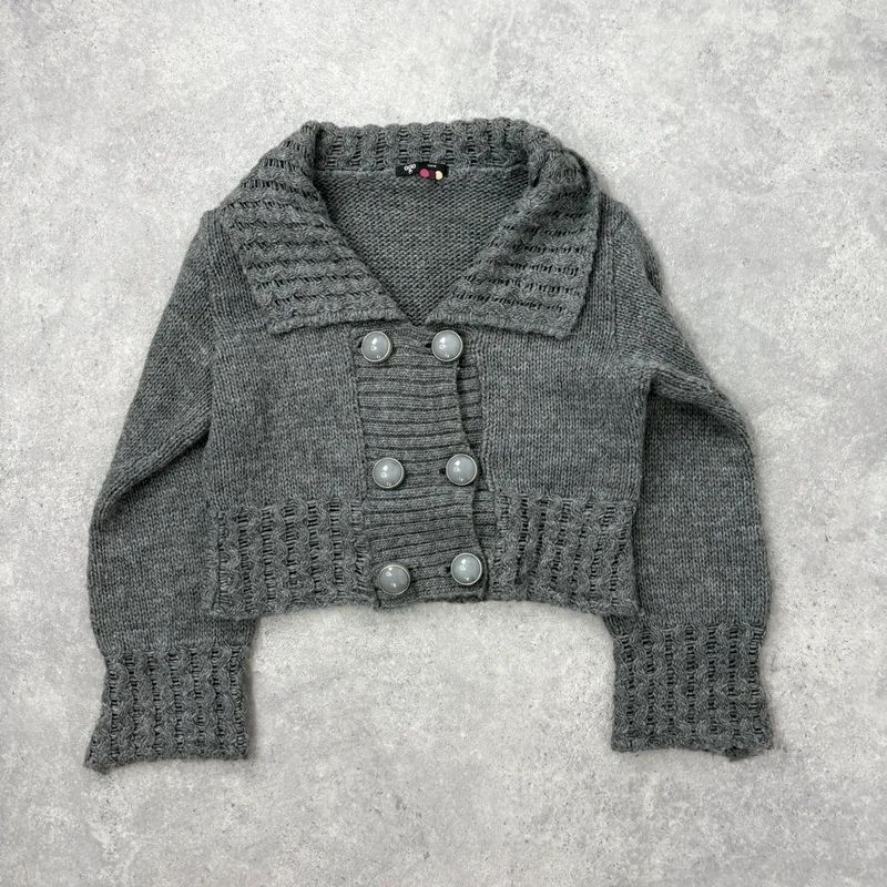 Grey cropped knitted cardigan