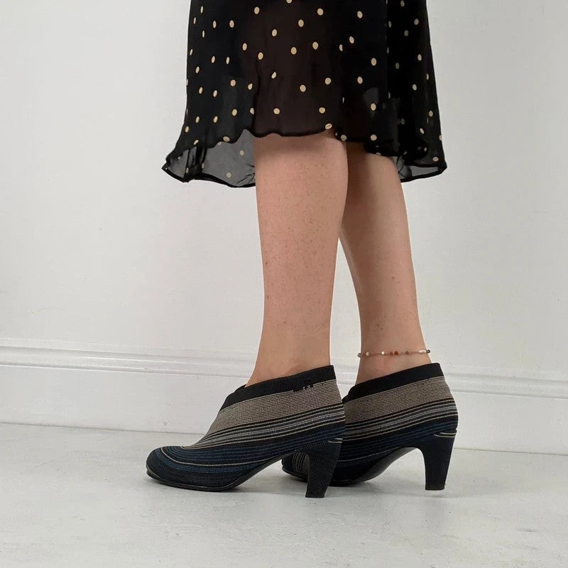 Striped heeled pumps
