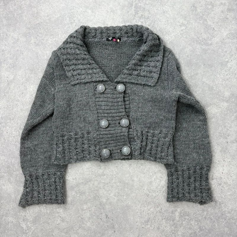 Grey cropped knitted cardigan