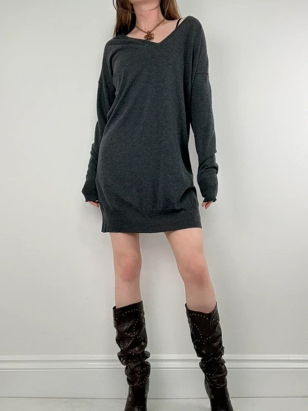 slouchy grey knitted off-the-shoulder v-neck long sleeve dress