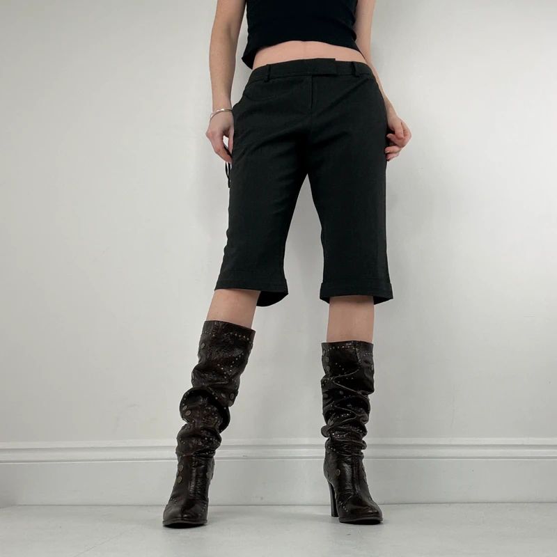 Black cropped capri pants