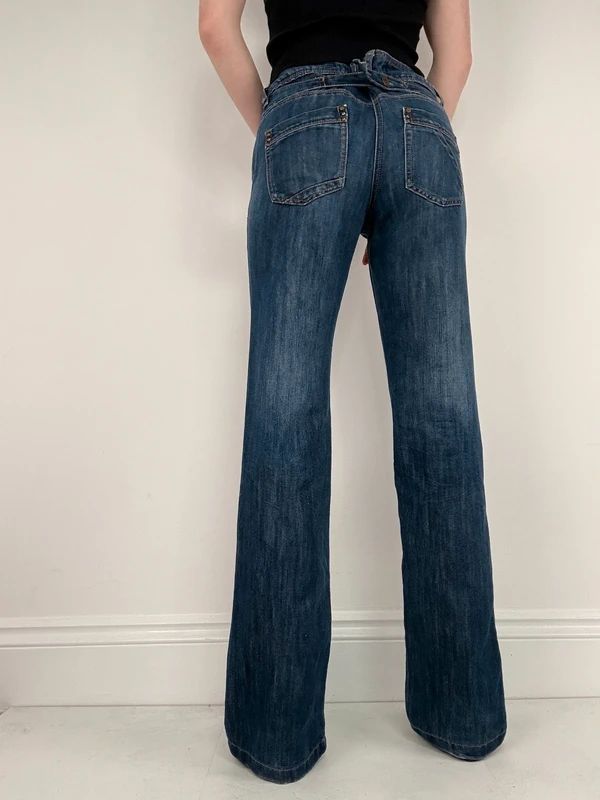 Low rise distressed buckle back Jeans