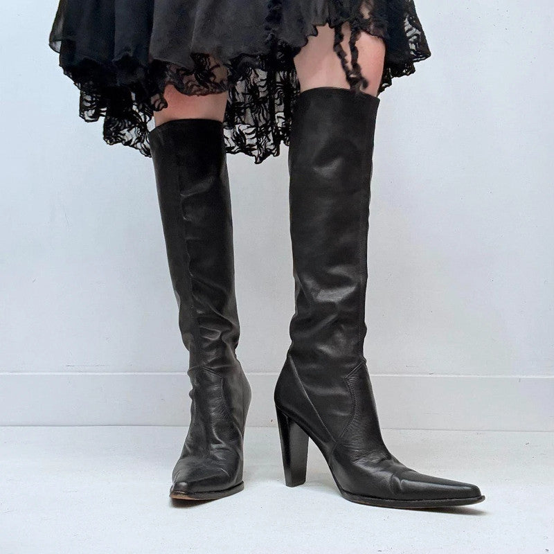 black pointed-toe plein sud leather boots