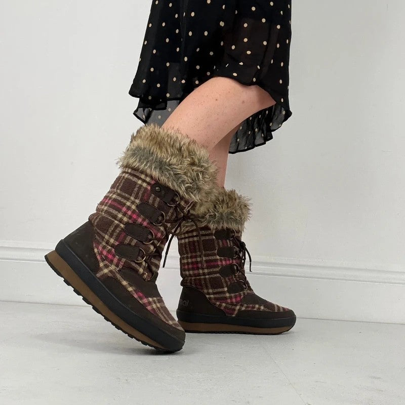Brown tartan faux fur Animal ski style boots