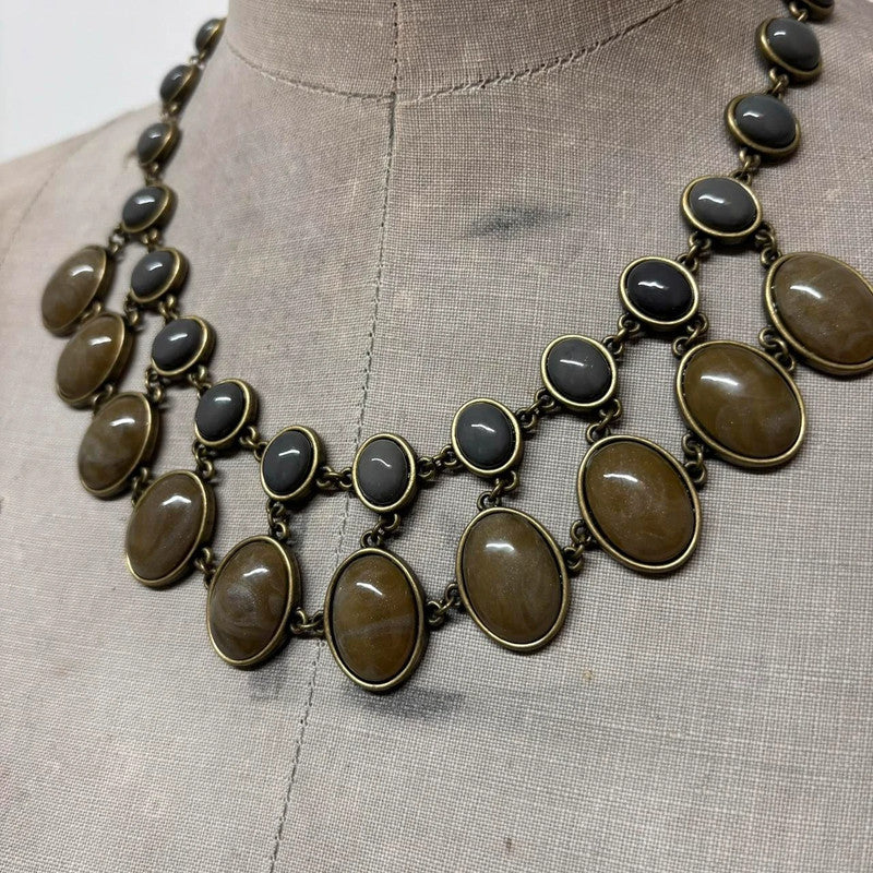 brown resin chain chandiler necklace