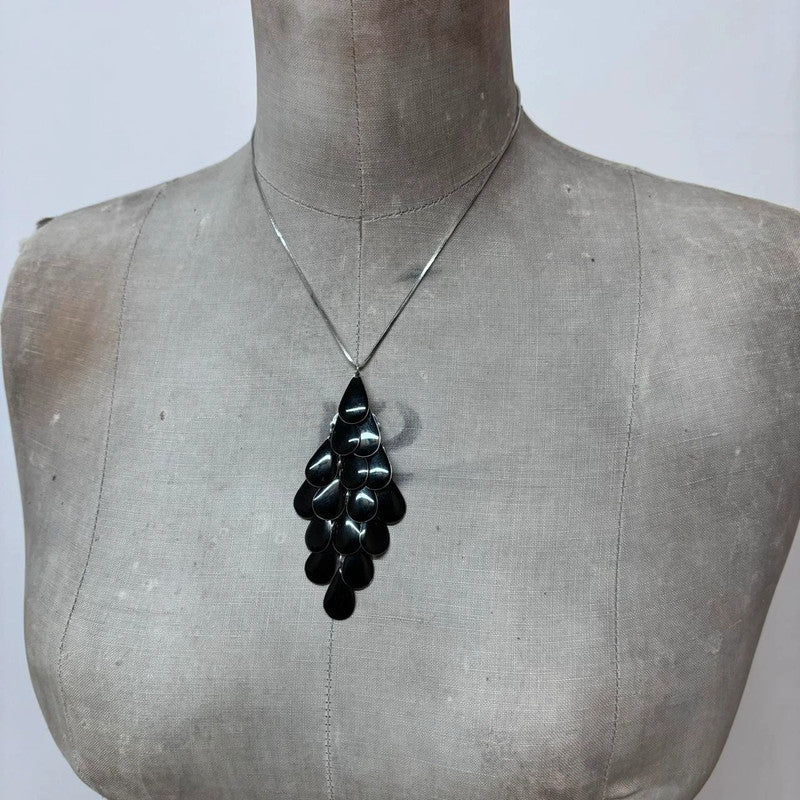 metal silver necklace