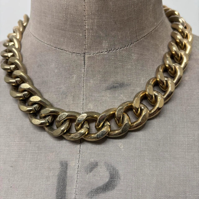 chunky oversized gold chain necklace