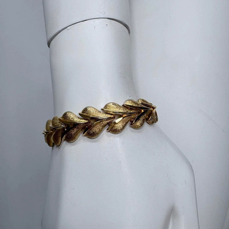 Gold baroque link Bracelet