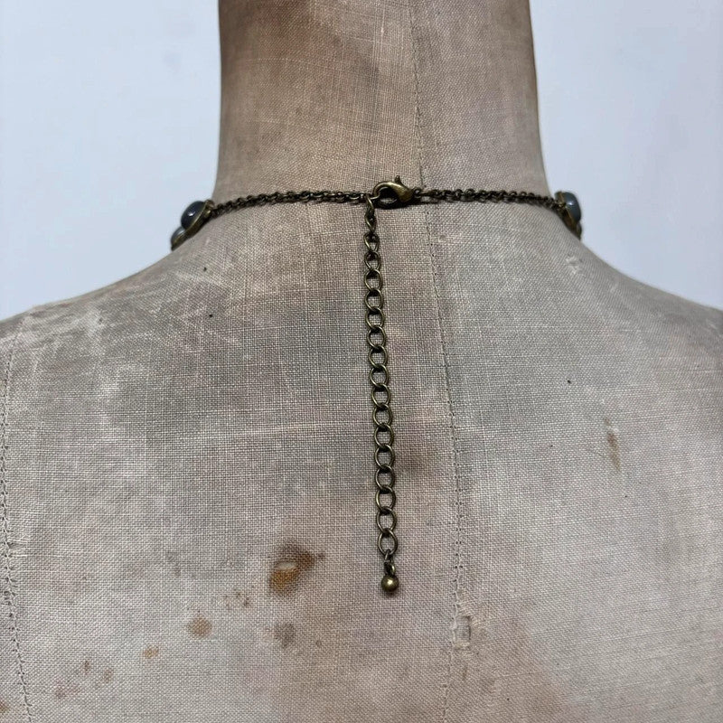 brown resin chain chandiler necklace