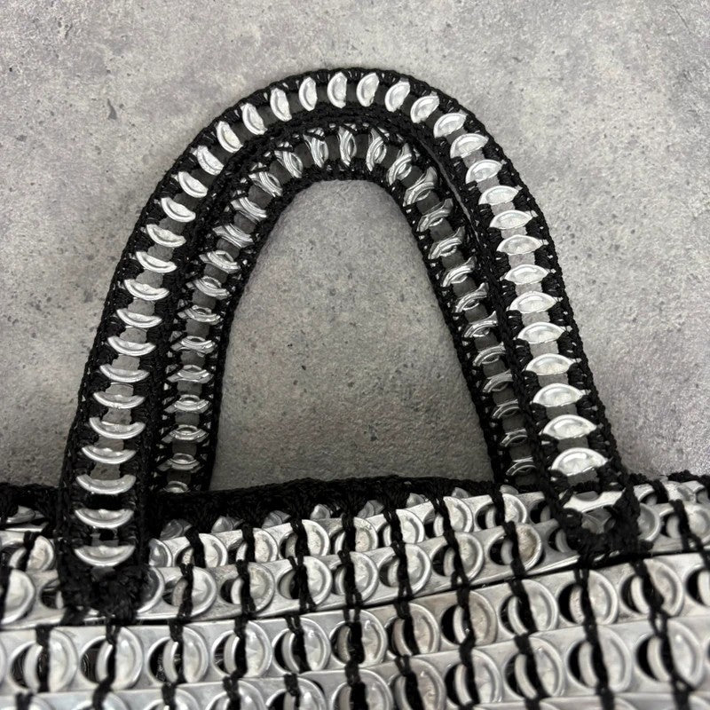 Vintage crochet can tab silver barrel handbag