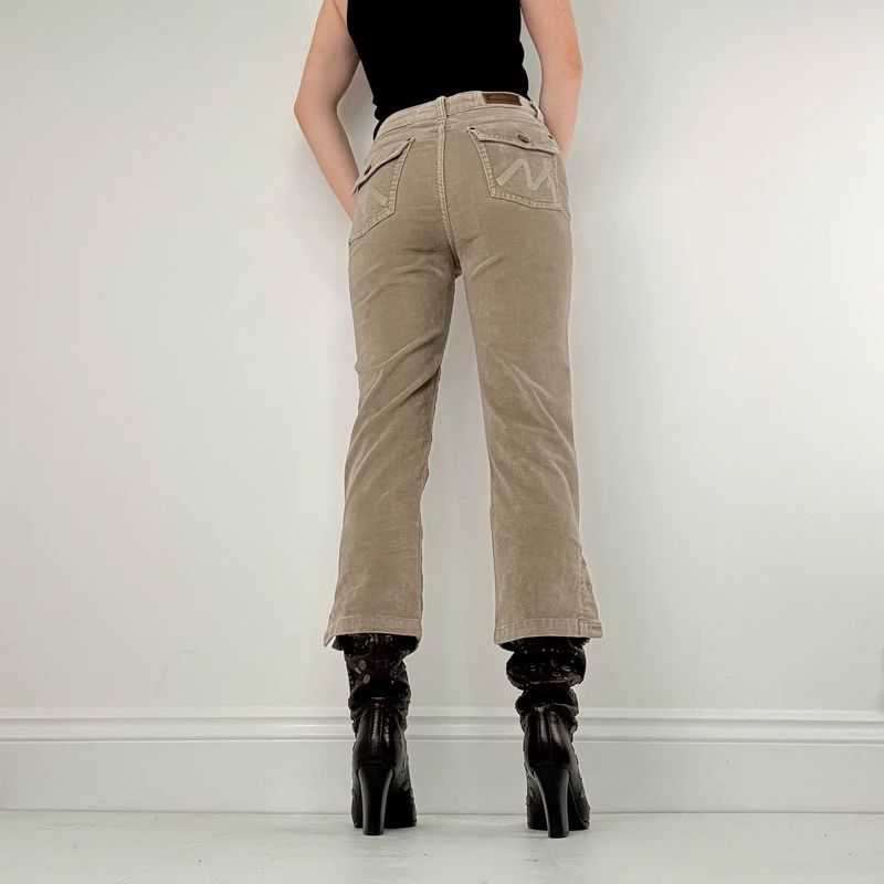 Napoleon cropped tan capri pants