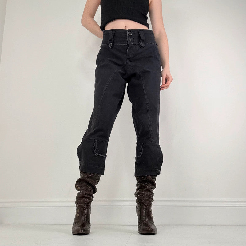 black structured capri bloomer trousers