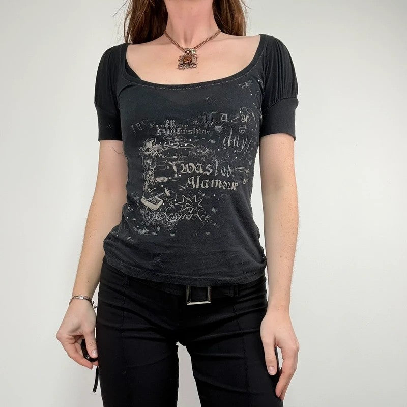 Grunge Y2K wide-neck black t-shirt