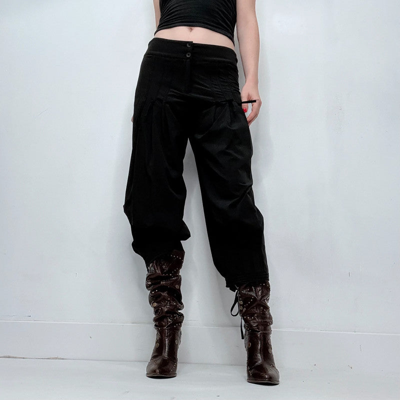 La mode Black low rise puff pleated trousers