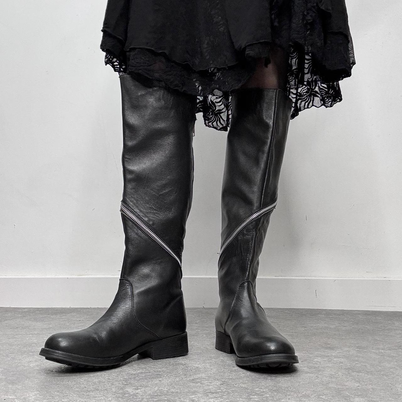 Black chunky zip around boots