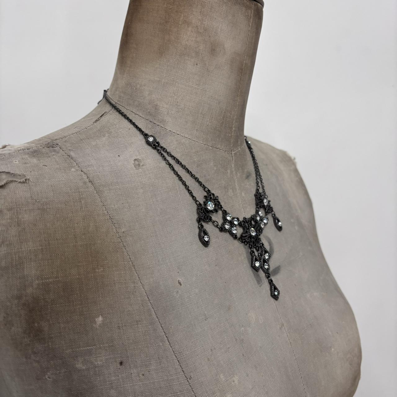 Drape gothic grunge necklace