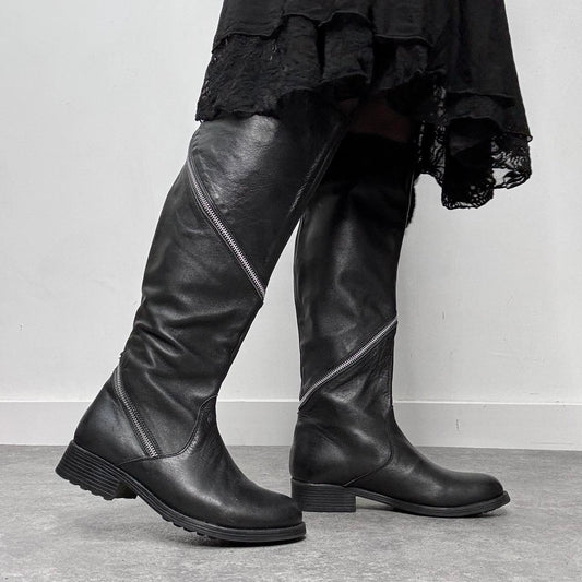 Black chunky zip around boots