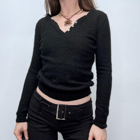 Cropped black cashmere jumper