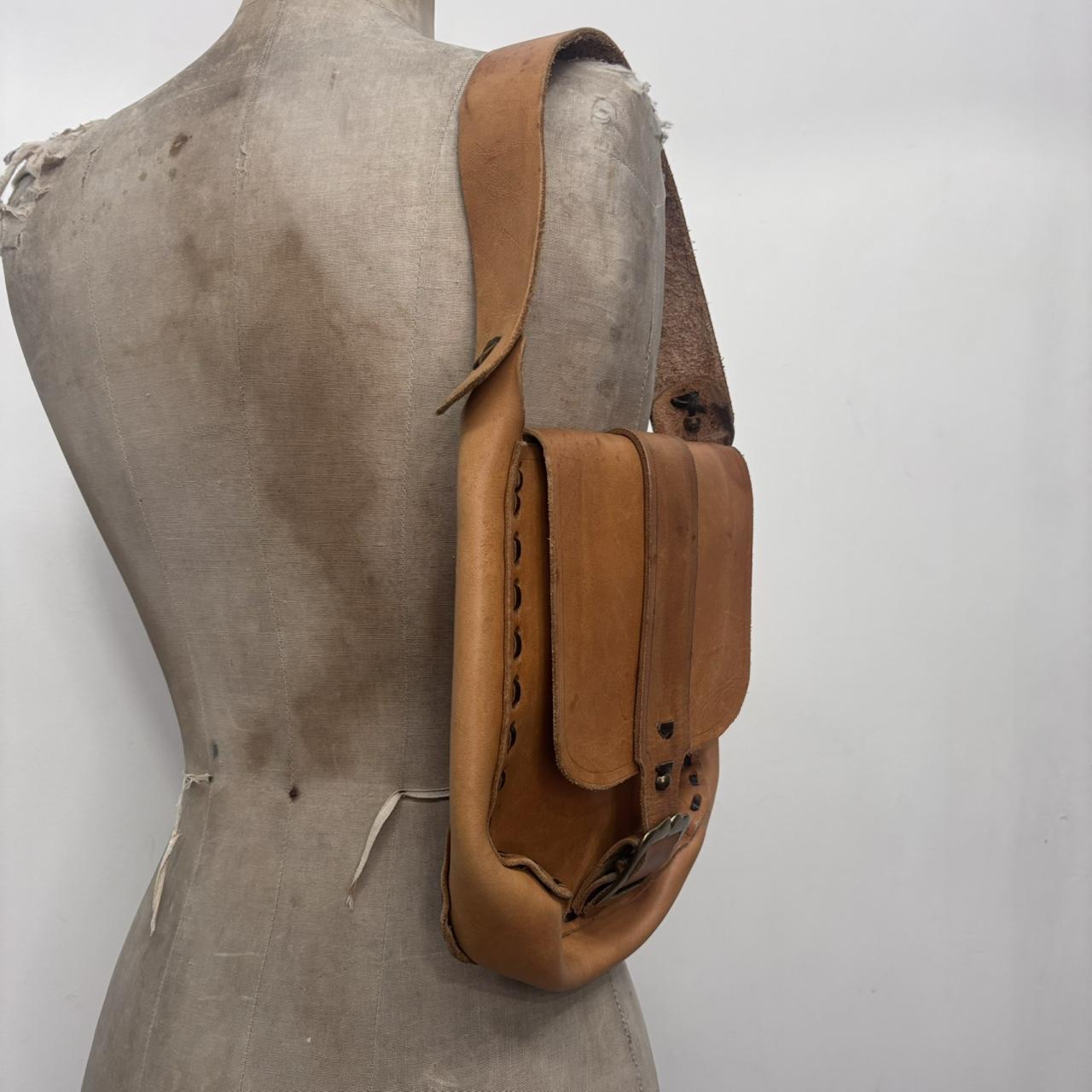 Tanned satchel leather shoulder bag