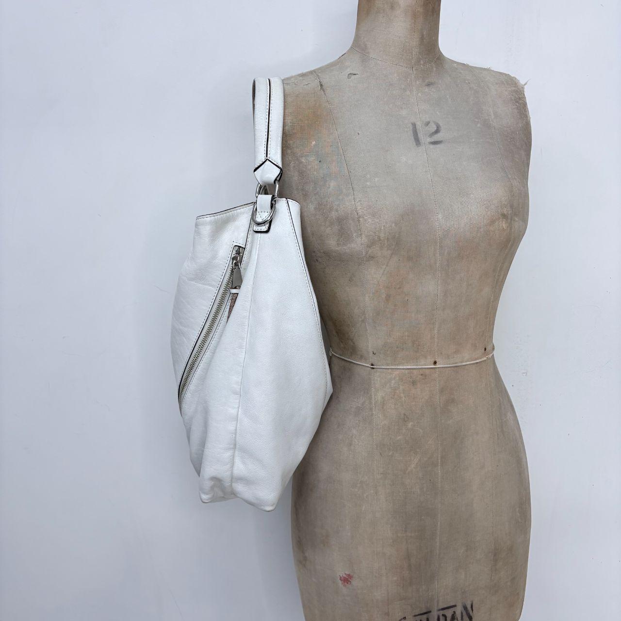 White leather slouchy shoulder bag