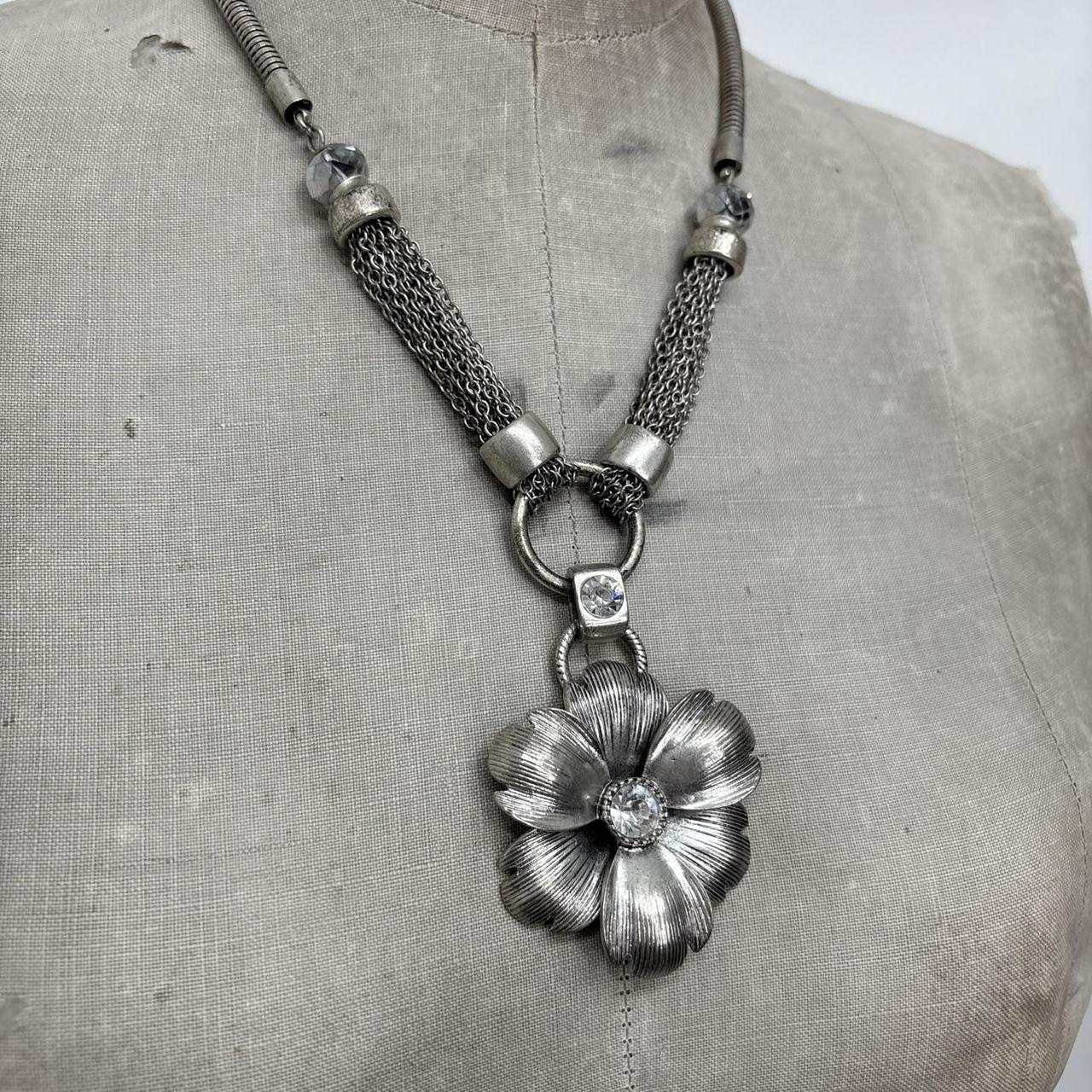 Silver metal flower necklace