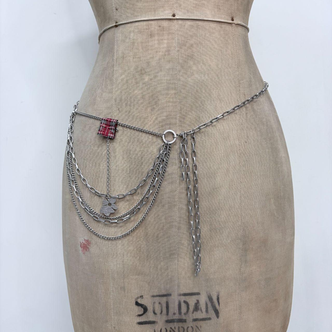 Silver draped cop copine waist chain