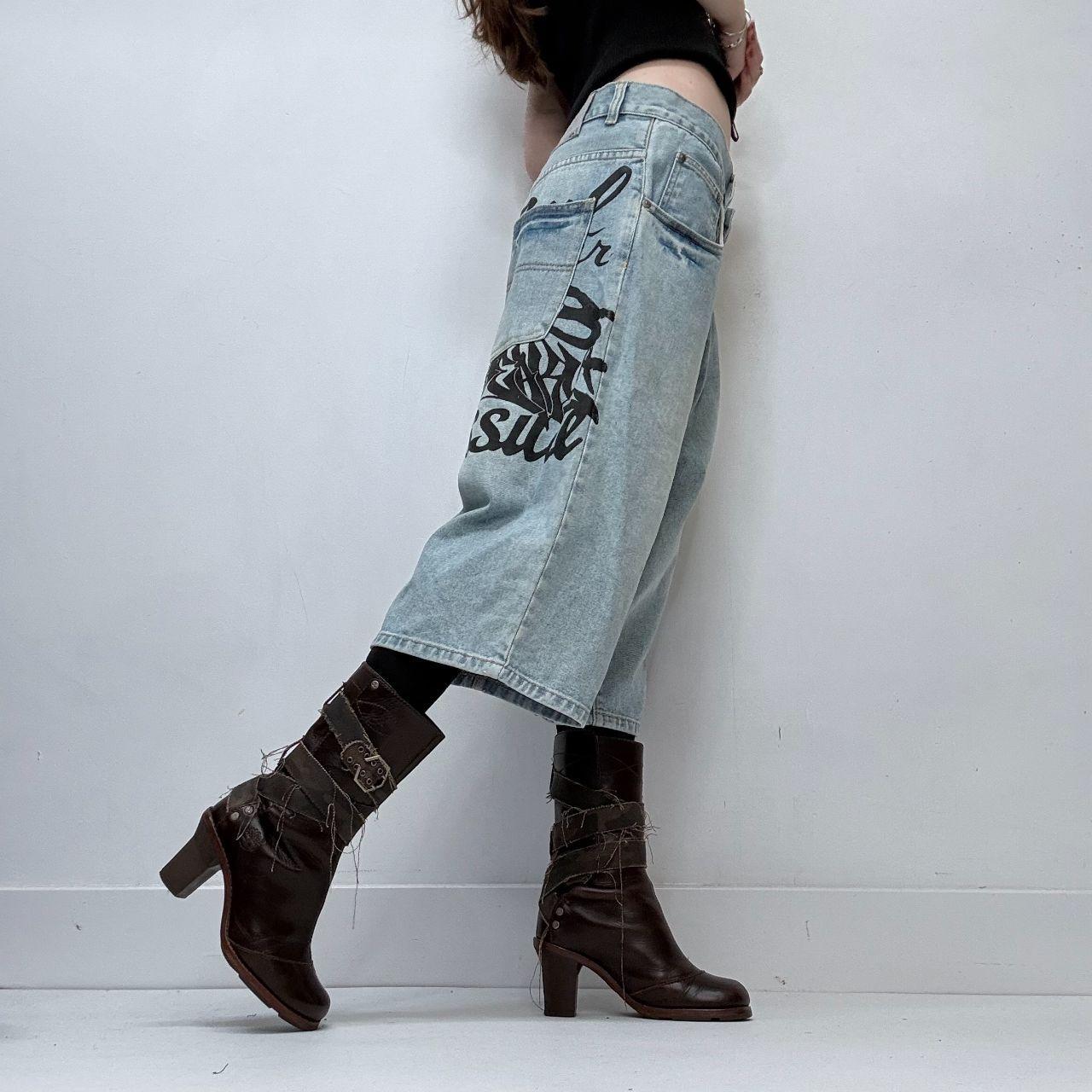 Oversized distressed denim baggy jorts