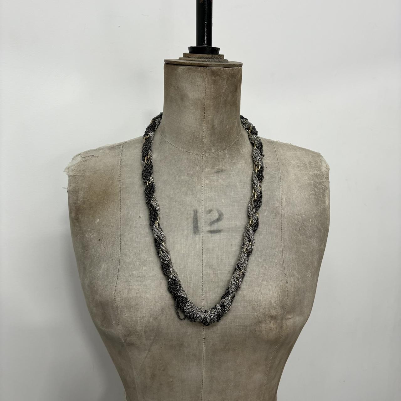 Twist metal silver necklace