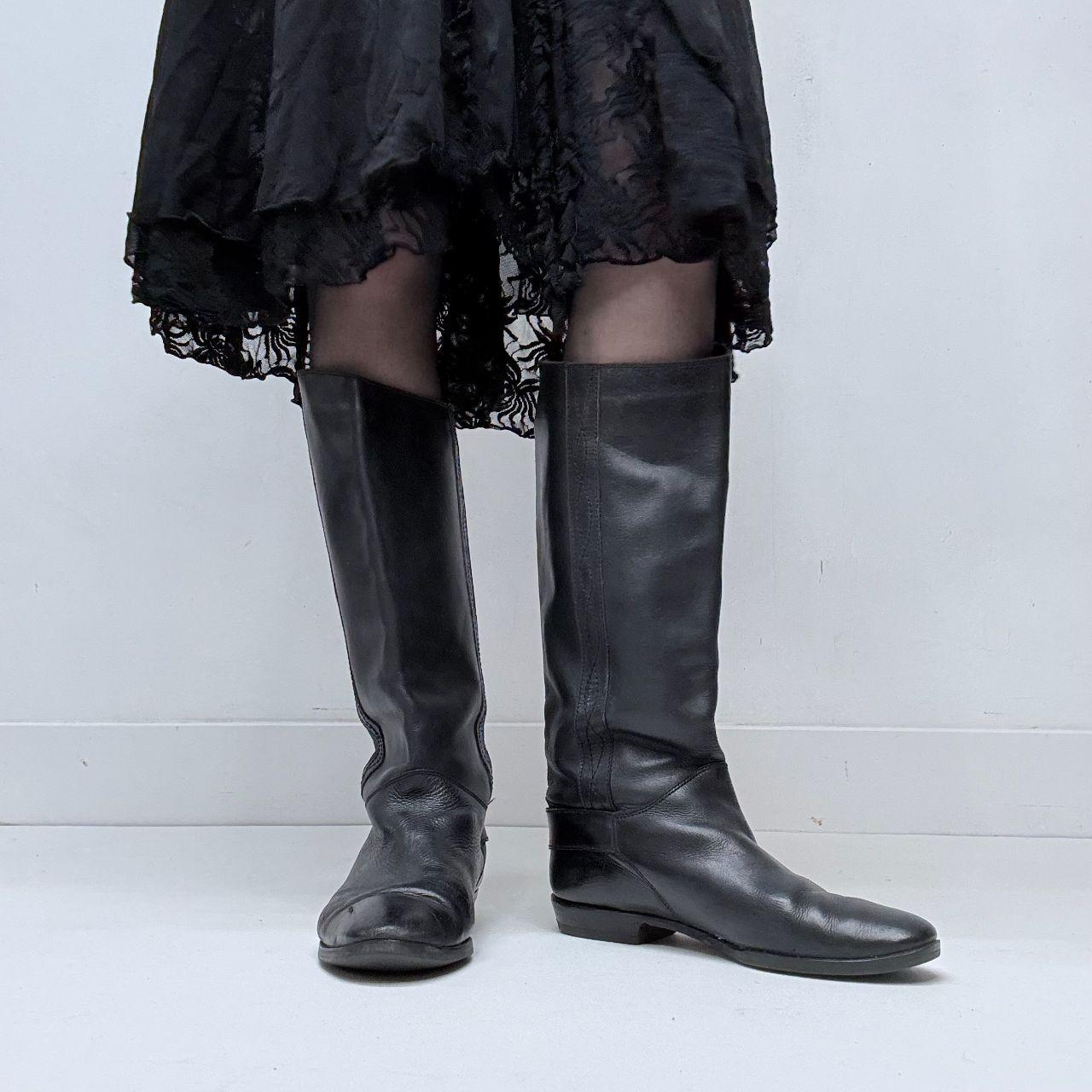 Black leather western cowboy boots