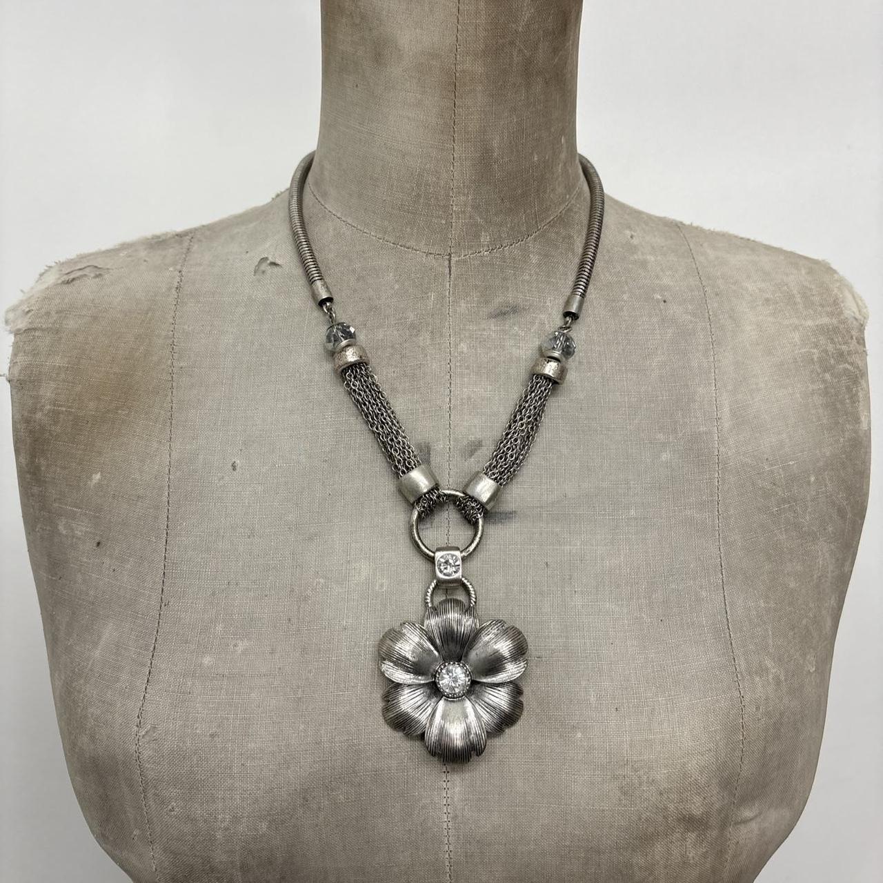 Silver metal flower necklace