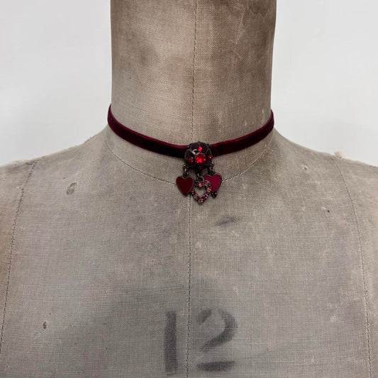 Red velvet love heart choker