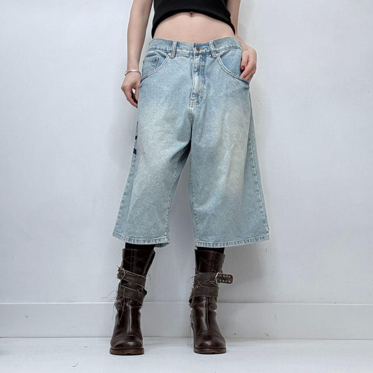 Oversized distressed denim baggy jorts