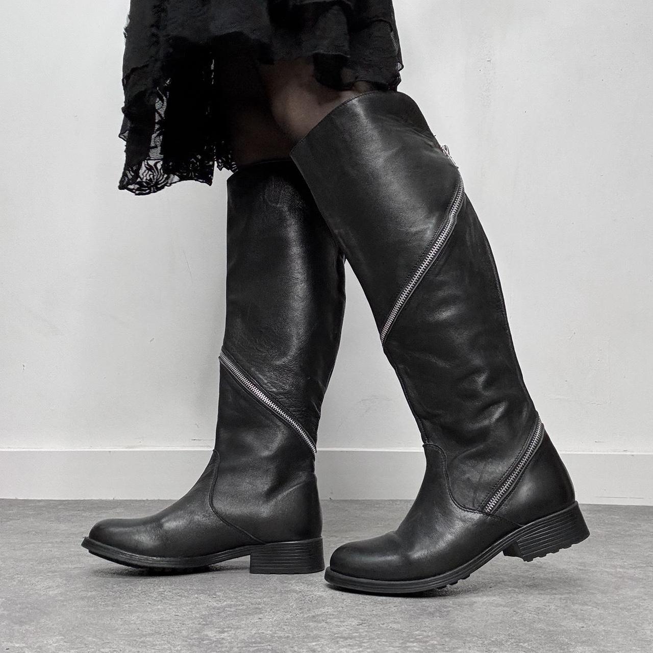 Black chunky zip around boots