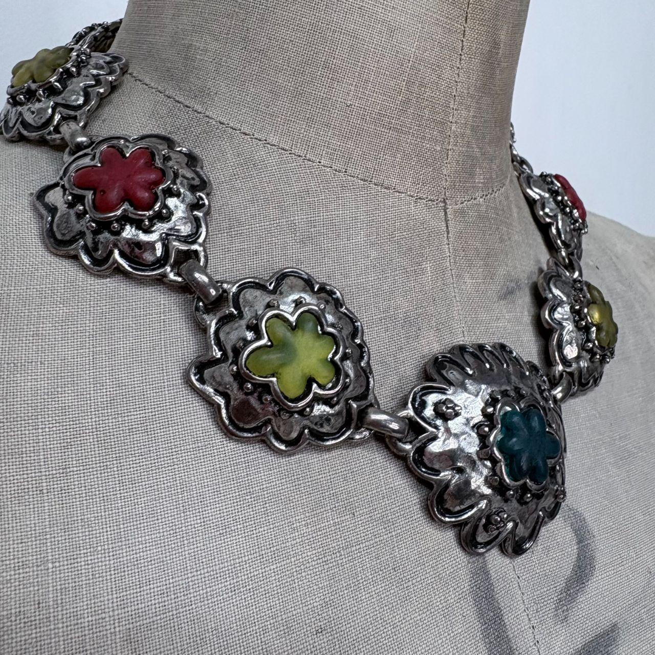 Chunky silver flower necklace