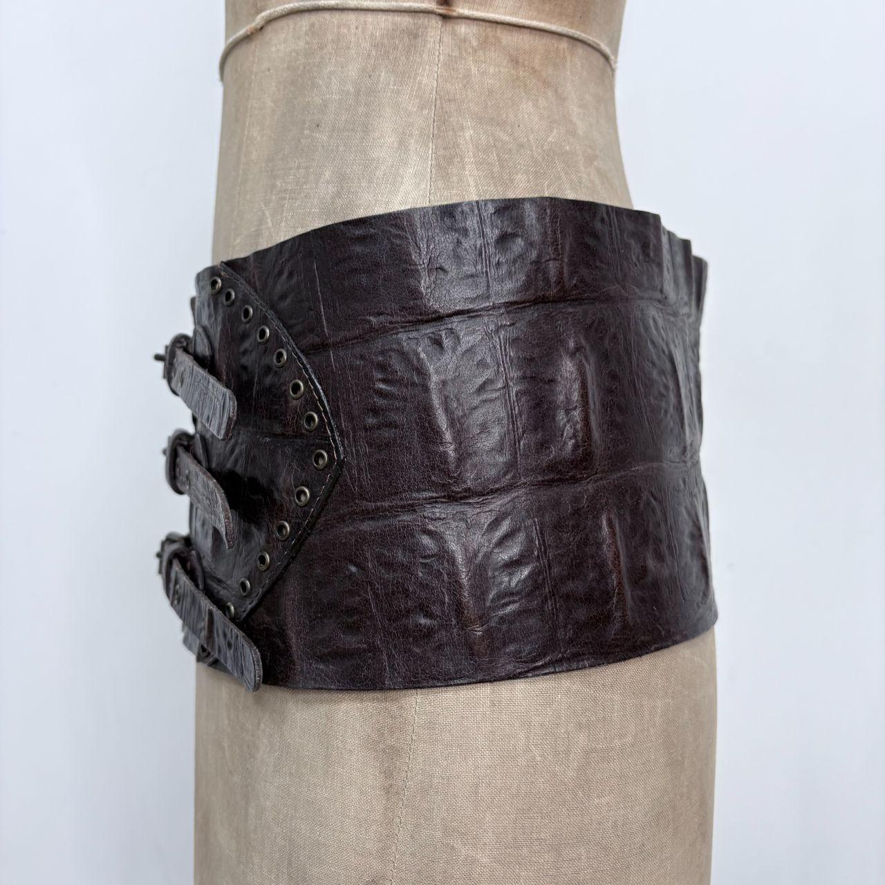 Thick oversized buckle leather belt