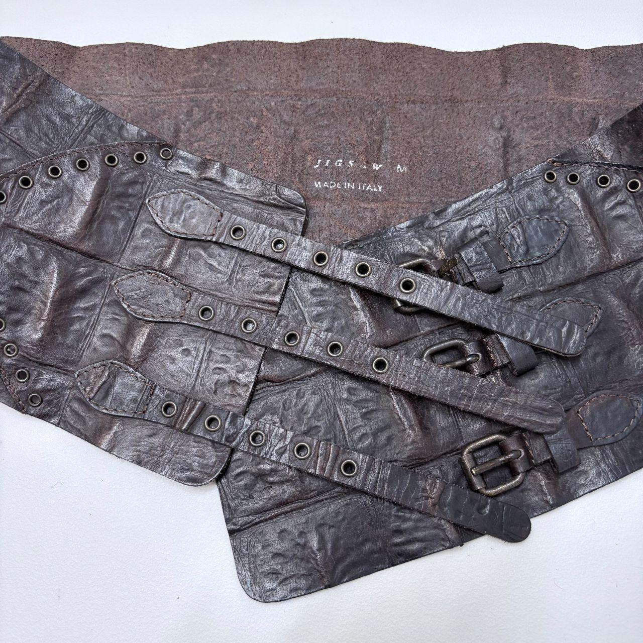 Thick oversized buckle leather belt